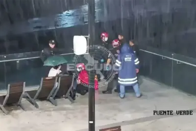 Policía de Monterrey rescata a mujer del Puente Verde Morones Prieto | Diario Monterrey Online Policía de Monterrey rescata a mujer del Puente Verde Morones Prieto | Diario Monterrey Online