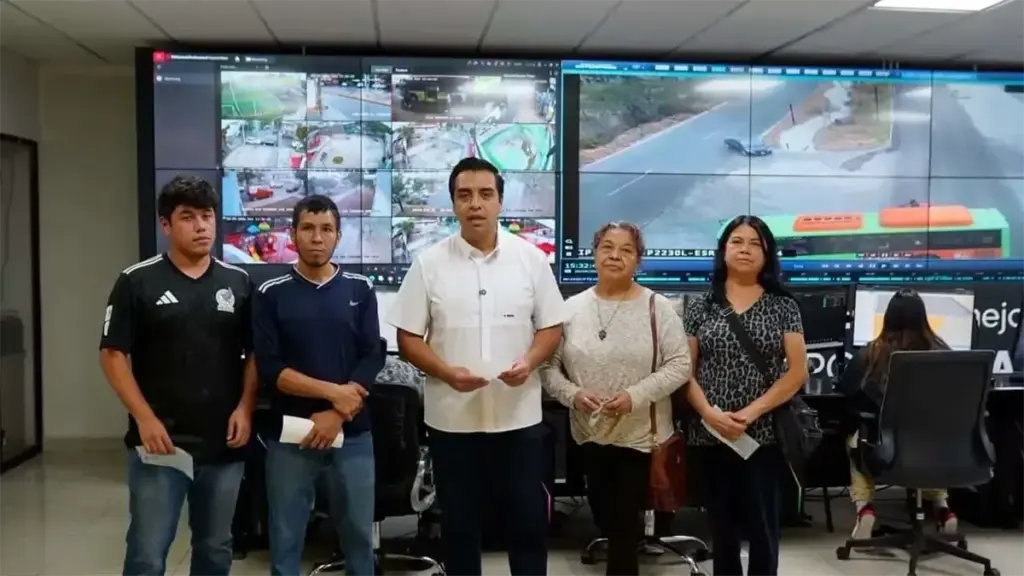 Vecinos de Portales agradecen a Jesús Nava por apoyo tras lluvias | Diario Monterrey Online Vecinos de Portales agradecen a Jesús Nava por apoyo tras lluvias | Diario Monterrey Online